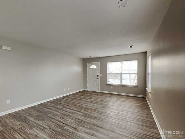 Building Photo - 6826 Squirrels Foot Ct