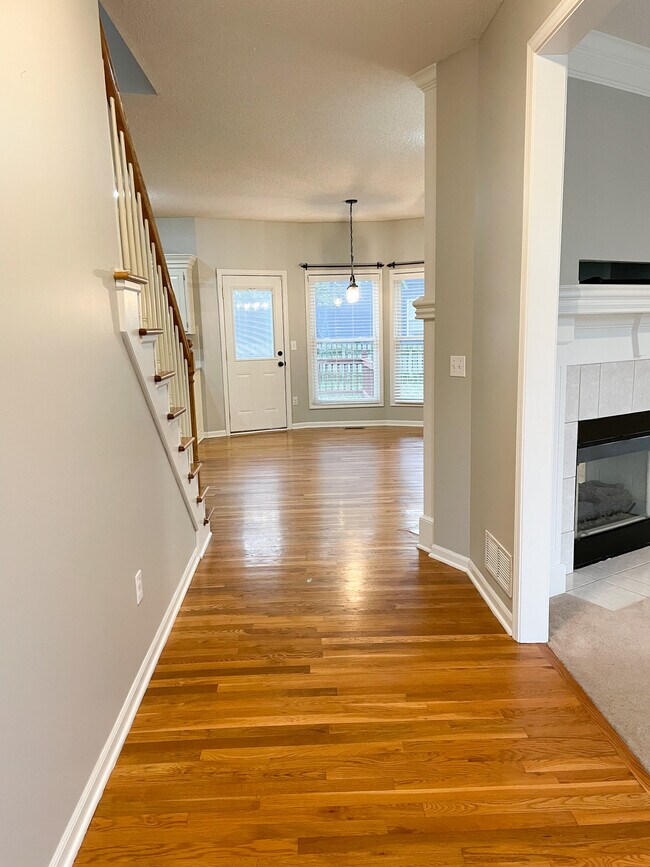 Foto del edificio - 13605 W 129th St