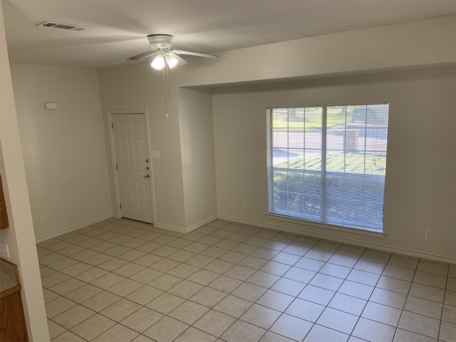Building Photo - 314 Wedgewood Dr