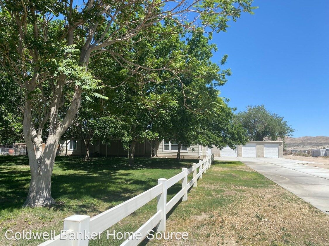 3 br, 2.5 bath House 26362 Community Blvd. House Rental in Barstow, CA