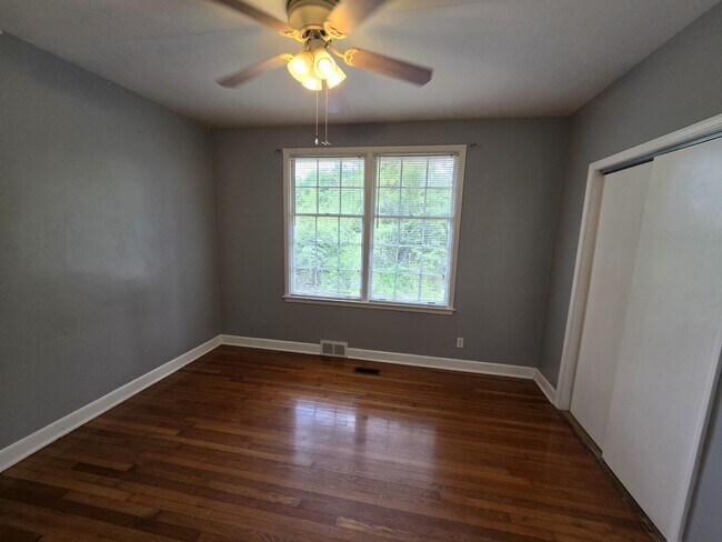 Foto del edificio - 604 Highland Park Dr