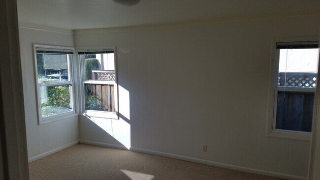 Building Photo - 3001 Waverly Ave