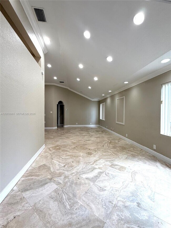 Foto del edificio - 1630 Van Buren St