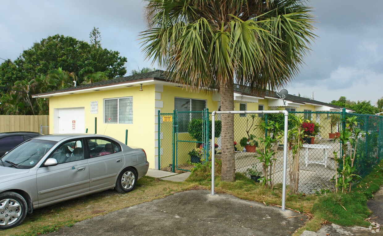 Foto del edificio - 622 N M St