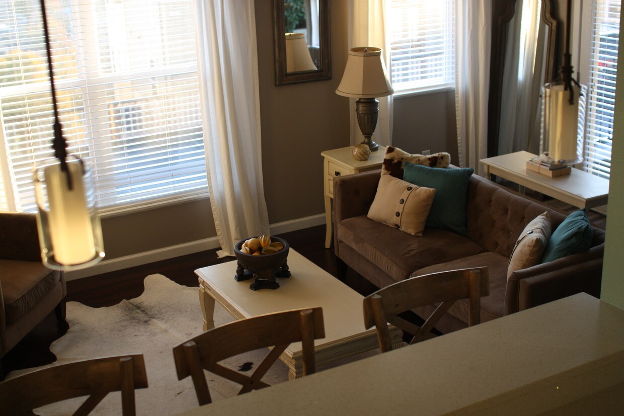 Foto principal - 413 NW Uptown Terrace