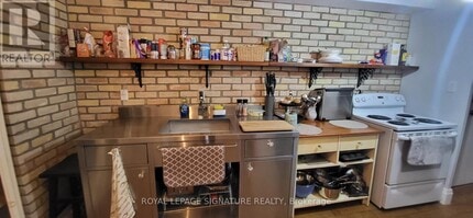 Building Photo - 714 The West Mall