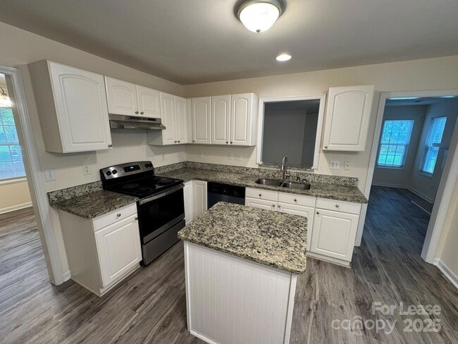 Foto del edificio - 6610 Cedar Cliff Dr