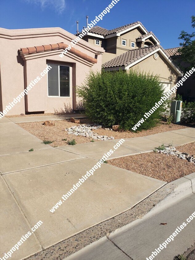 Foto principal - 3 Bedrooms, 2 baths with Valley views in N...