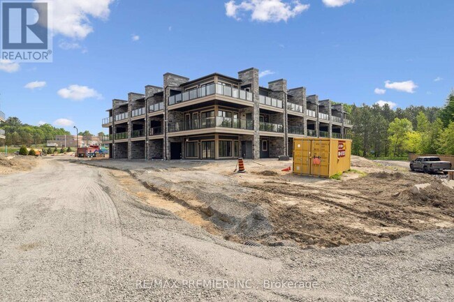 Photo du bâtiment - 249-105 Crescent Bay Ln
