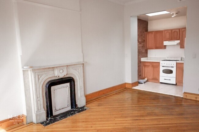 Building Photo - 35 Halsey Street