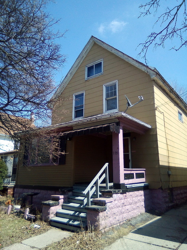105 Eller Ave, Buffalo, NY 14211 House for Rent in Buffalo, NY