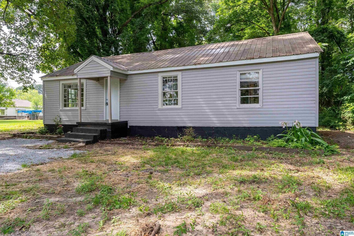 516 Stewart St NW, Hartselle, AL 35640 House Rental in Hartselle, AL