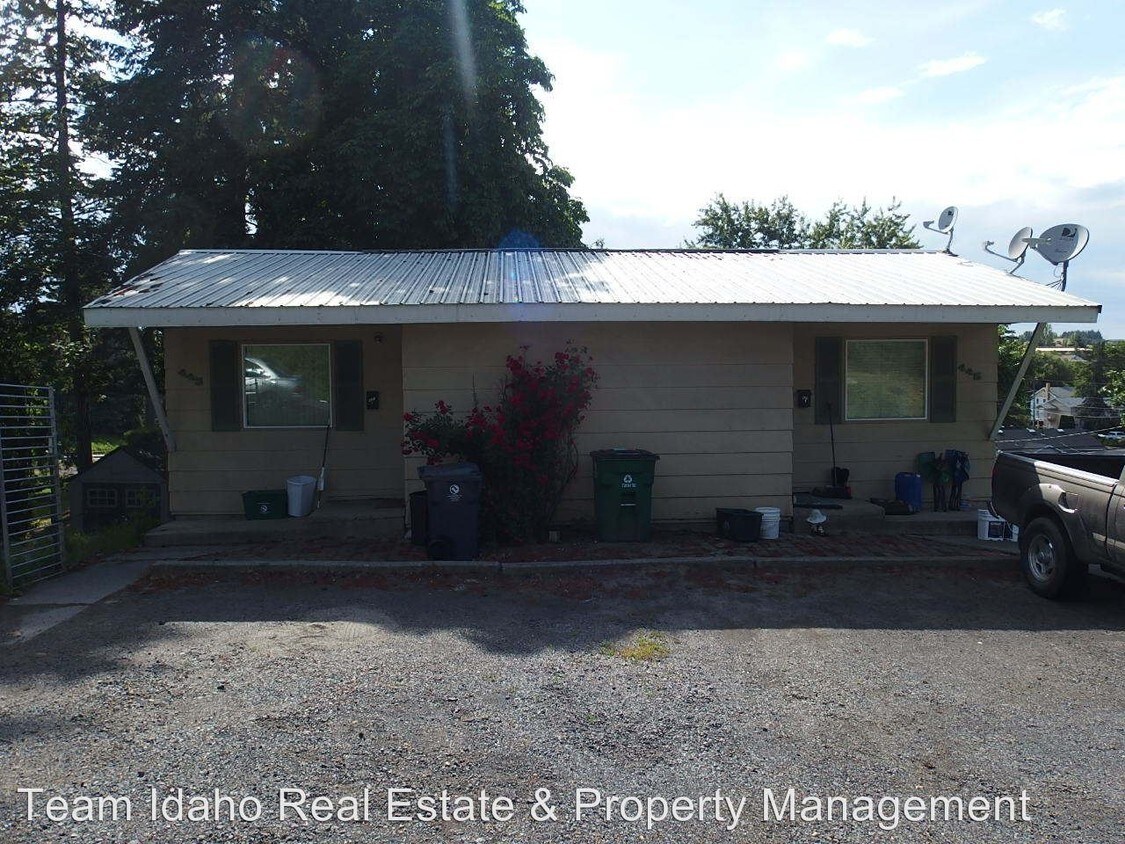 Foto principal - 445-445 N Van Buren St