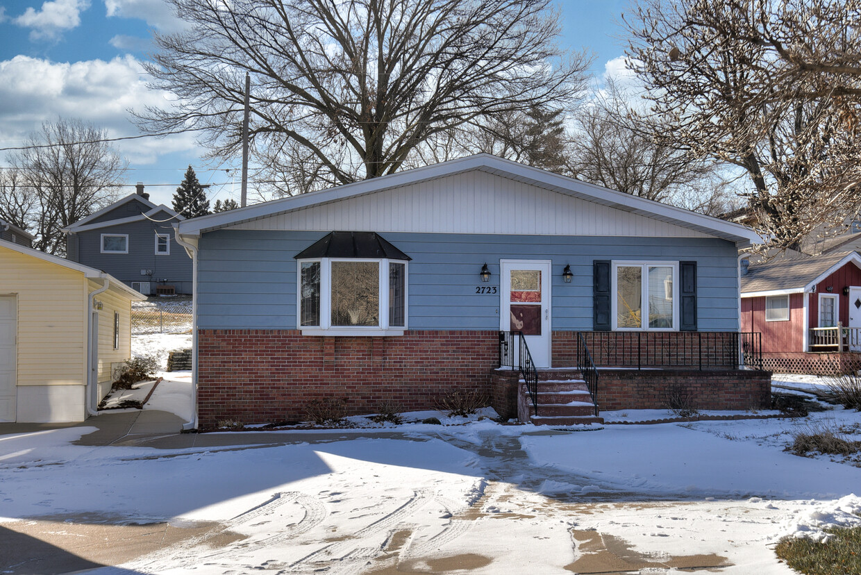 Primary Photo - 2723 Josephine St