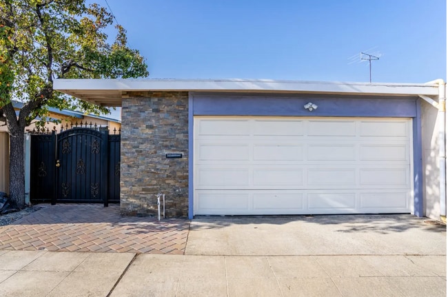 Building Photo - 1791 Blue Spruce Ct