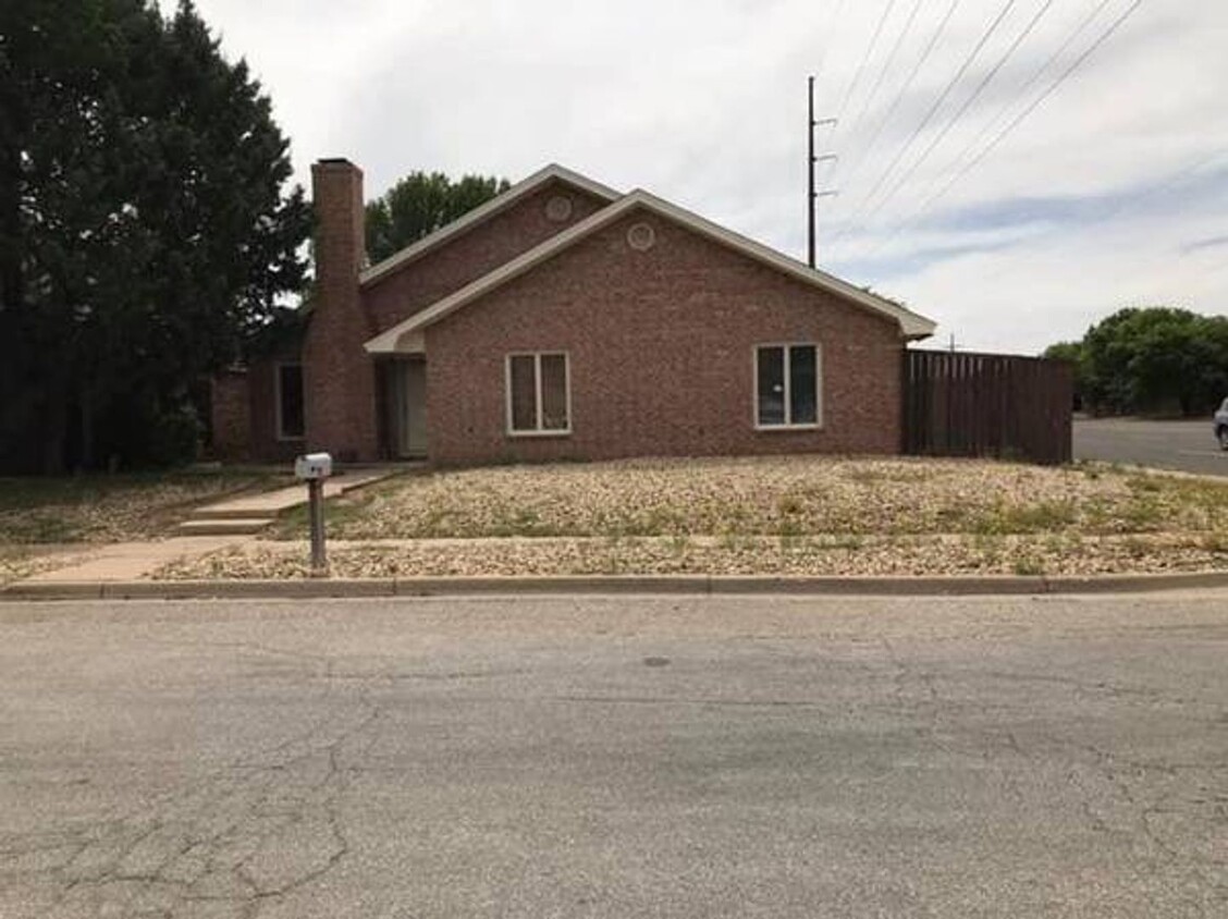 Primary Photo - JH 8202 Raleigh Avenue