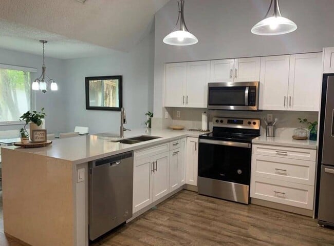 Foto del edificio - 832 NW 92nd Ave