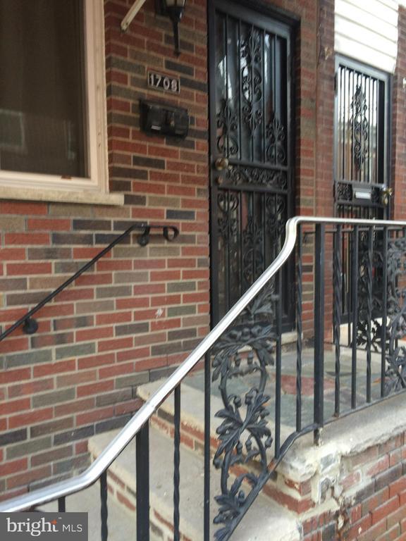 Building Photo - 1708 Dorrance St