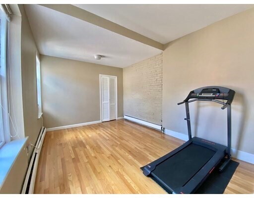 Building Photo - 27 Ridgeway Ln