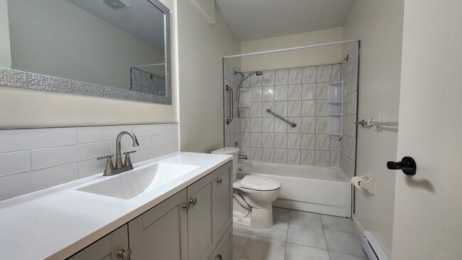 Building Photo - 339 Blake St