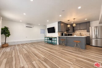 Building Photo - 1174 Coldwater Canyon Dr