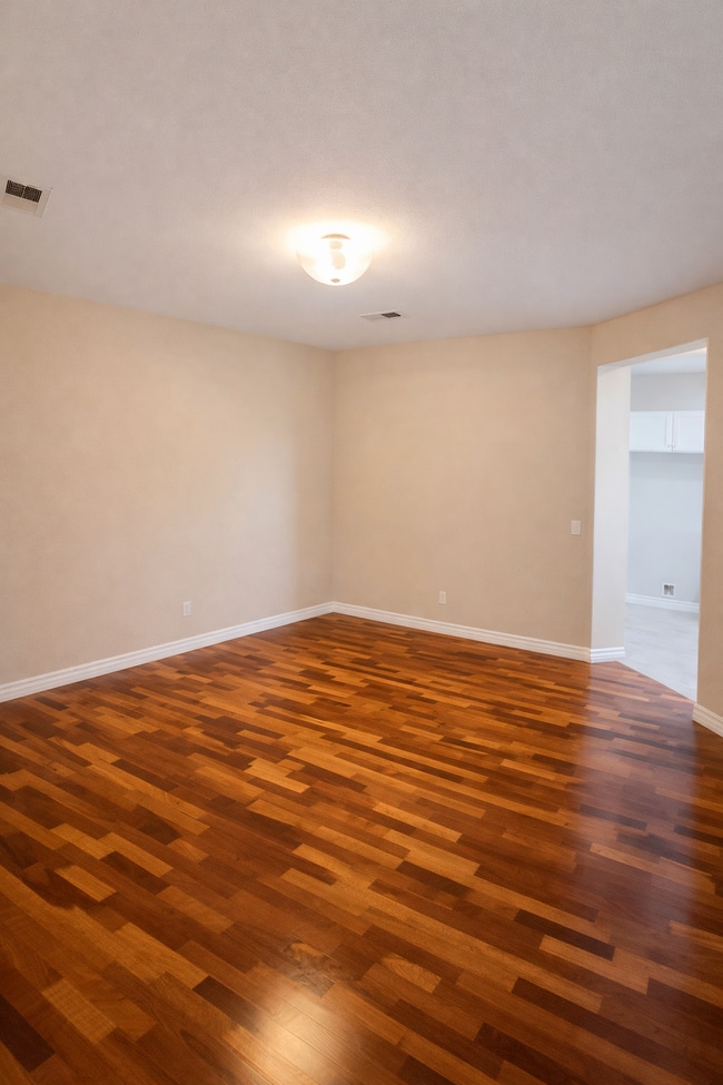 Foto del edificio - 1412 Ewing Dr