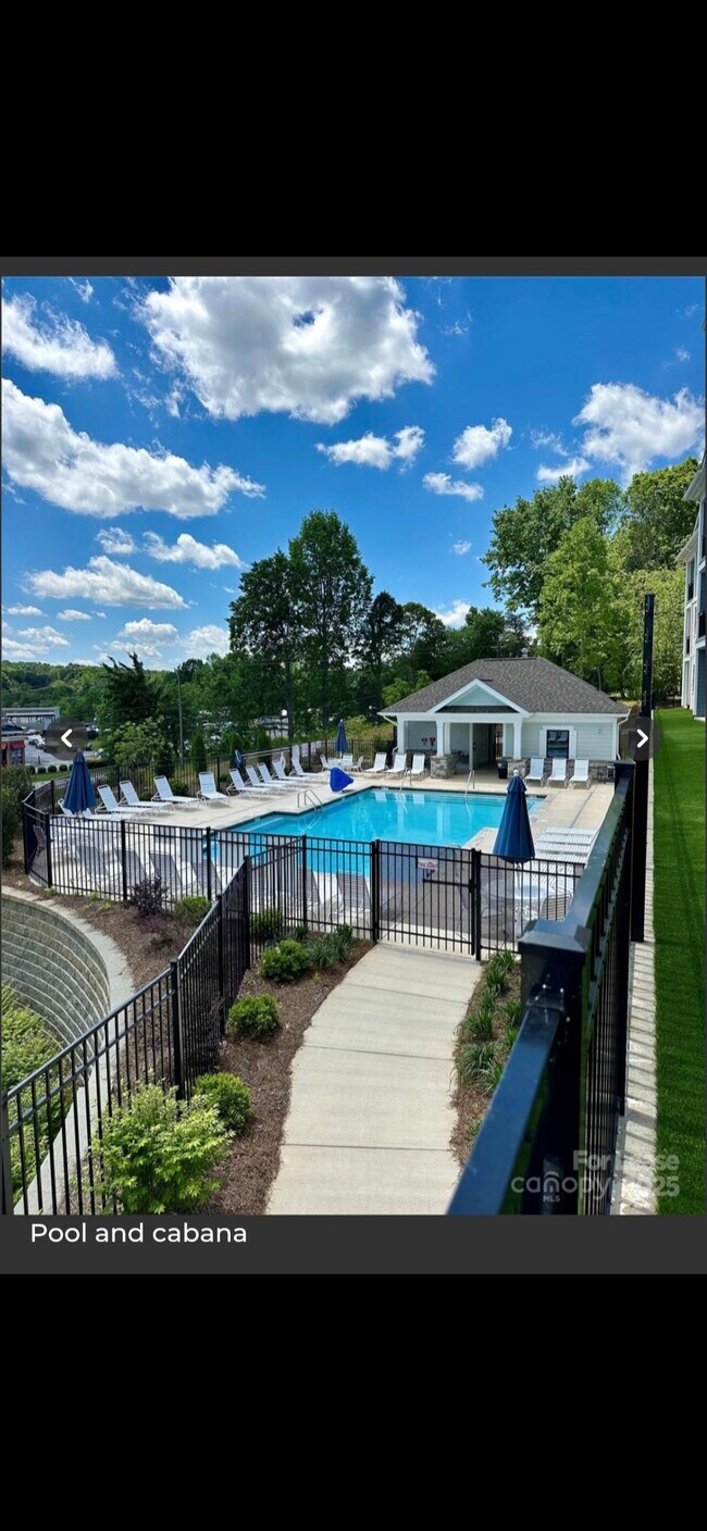 Foto del edificio - 4455 Reed Creek Dr