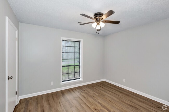 Building Photo - 3909 Fair Oak Ln SW