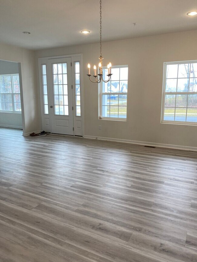 Foto del edificio - Gorgeous 5 bedroom, 3 bathroom Single Fami...