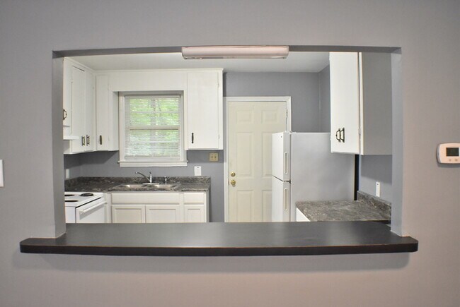 Building Photo - 2241 Chappelle St.