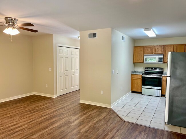 Building Photo - Covington Meadows Townhome PET FRIENDLY Re...