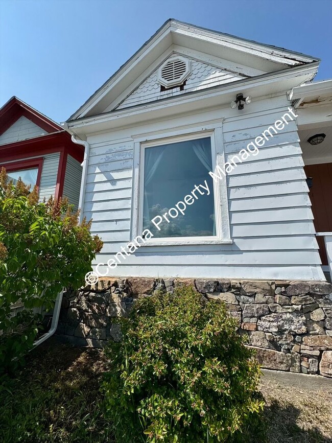 Building Photo - 2 bedroom House, located Uptown near MT Tech!