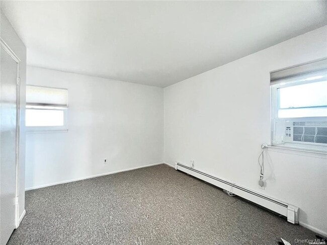 Building Photo - 4 Ashwood Rd