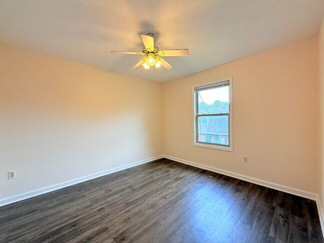 Foto del edificio - 245 Maryland Dr