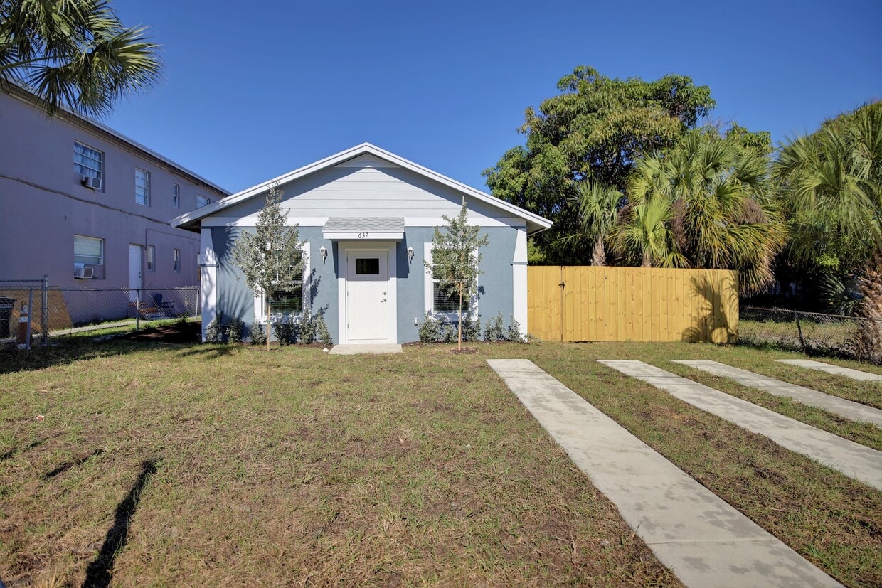 632 11th St, West Palm Beach, FL 33401 Townhome Rentals in West Palm