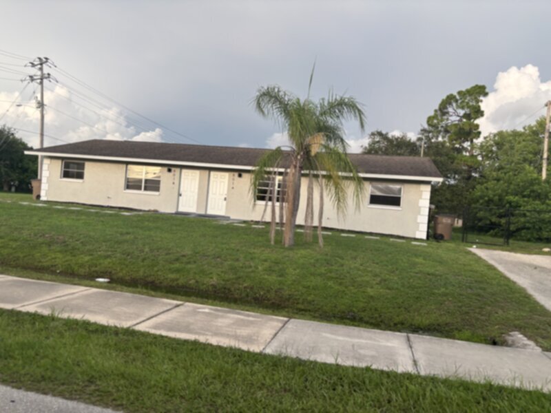 AVAILABLE NOW! Move-In Special! Updated 2B... - -Available Now-Annual 2 Bed,1Bath