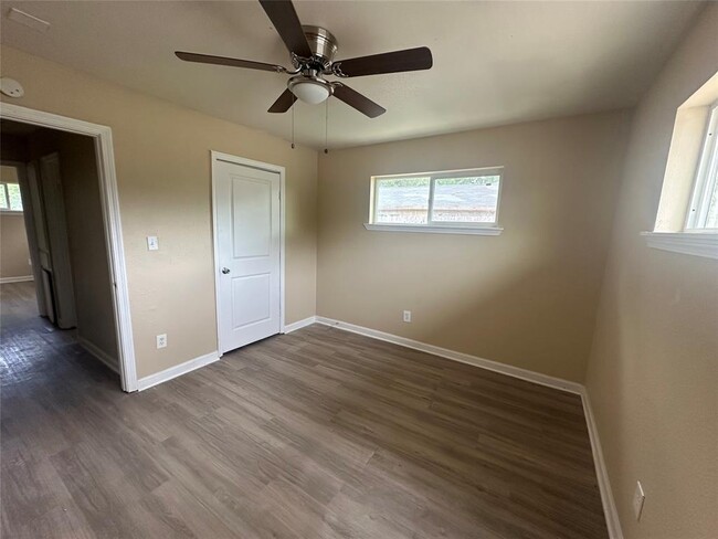 Foto del edificio - 5120 Clover St