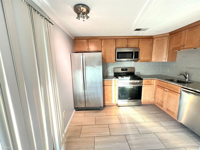 Building Photo - 2 br, 2 bath Condo - 295 W Wyoming Ave