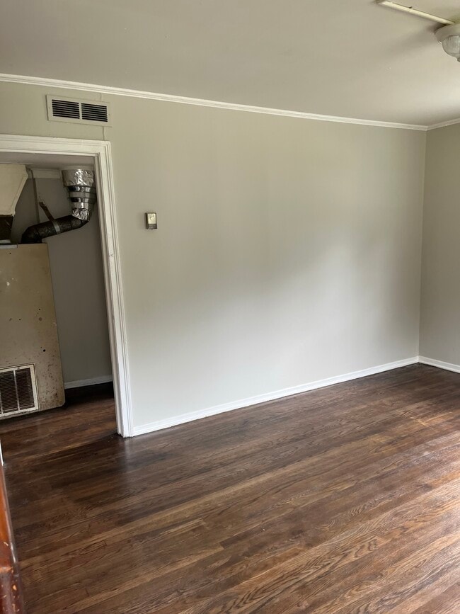 Building Photo - 1044 Betty Dr