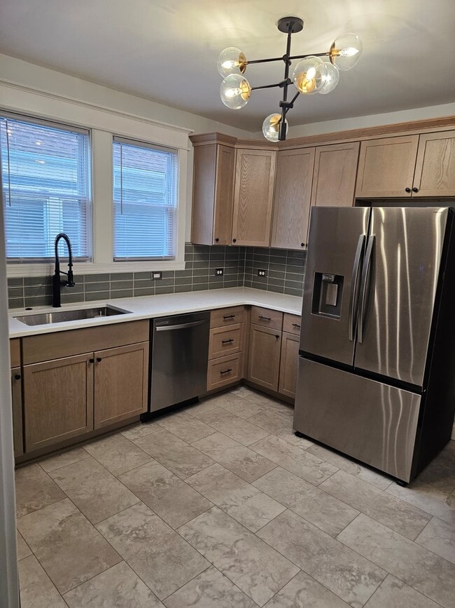 Building Photo - 77 Lovering Ave