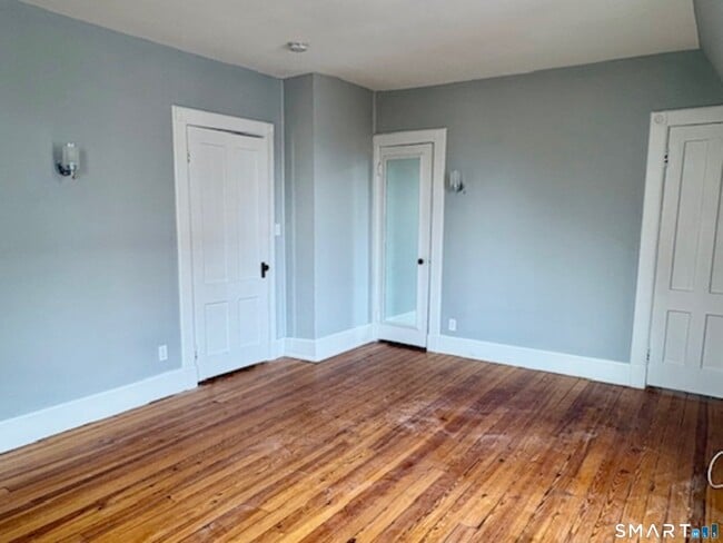 Building Photo - 17 Wilford Ave