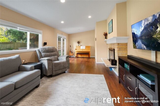 Foto del edificio - 3 br, 2 bath House - 1120 195th Street Sou...
