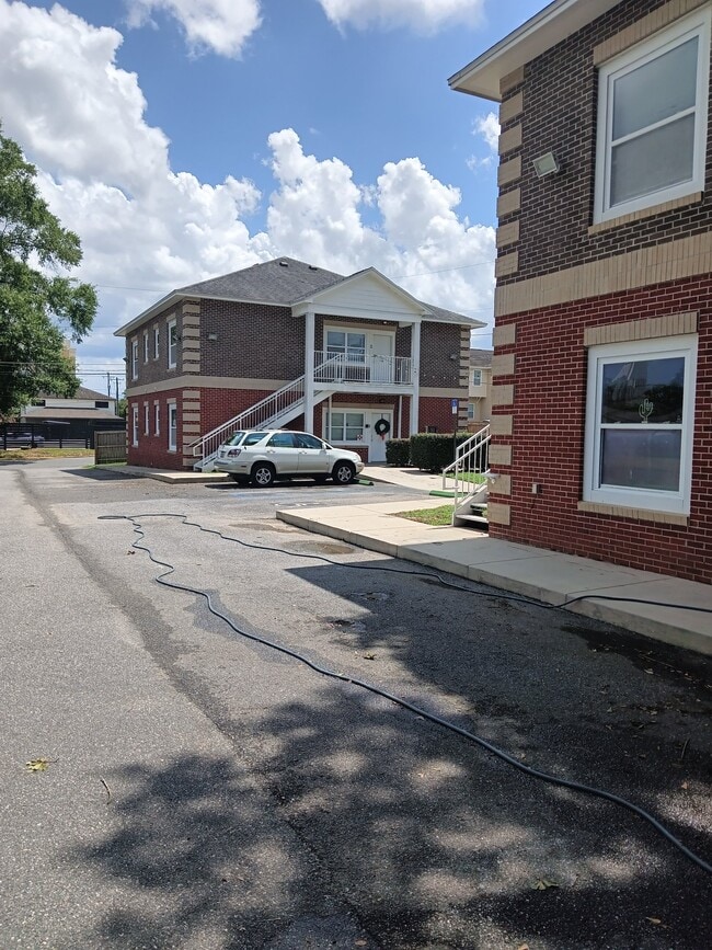Building Photo - 601 Pope St