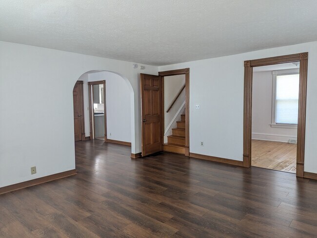 Foto del edificio - 520 N Prairie St