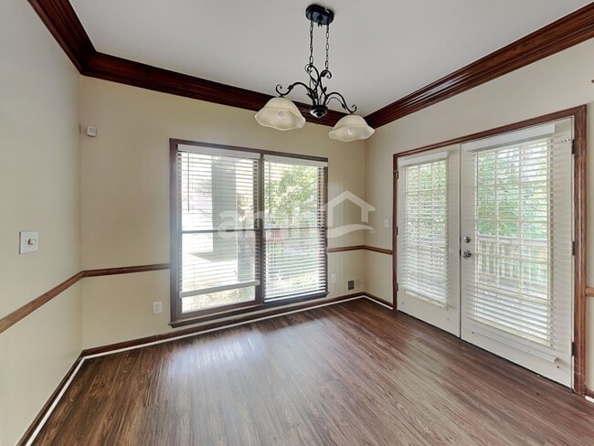 Foto del edificio - 1302 Hadaway Trail NE