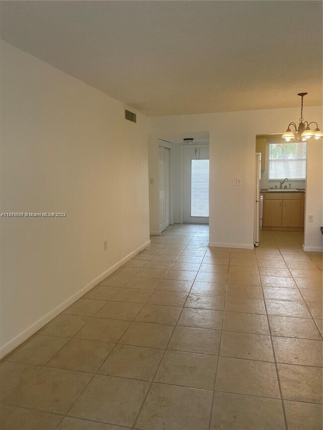 Building Photo - 8305 Sunrise Lakes Blvd