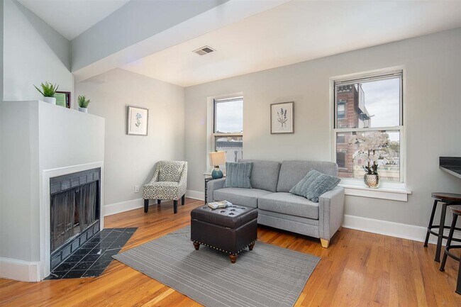 Building Photo - 203 Washington St