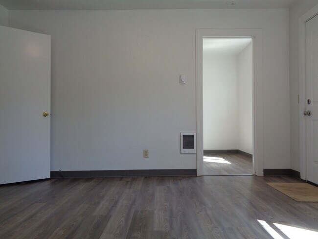 Foto del edificio - 345 Pine St NE