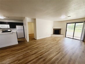 Building Photo - 2617 S Durango Dr