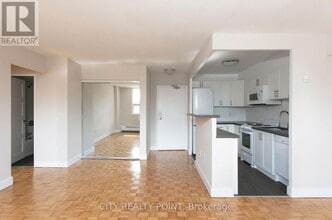 Building Photo - 1500-1500 Bathurst St